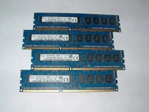 32GB (4x 8GB) PC3L-12800E DDR3-1600MHz 2Rx8 ECC Hynix HMT41GU7AFR8A-PB - Image 2