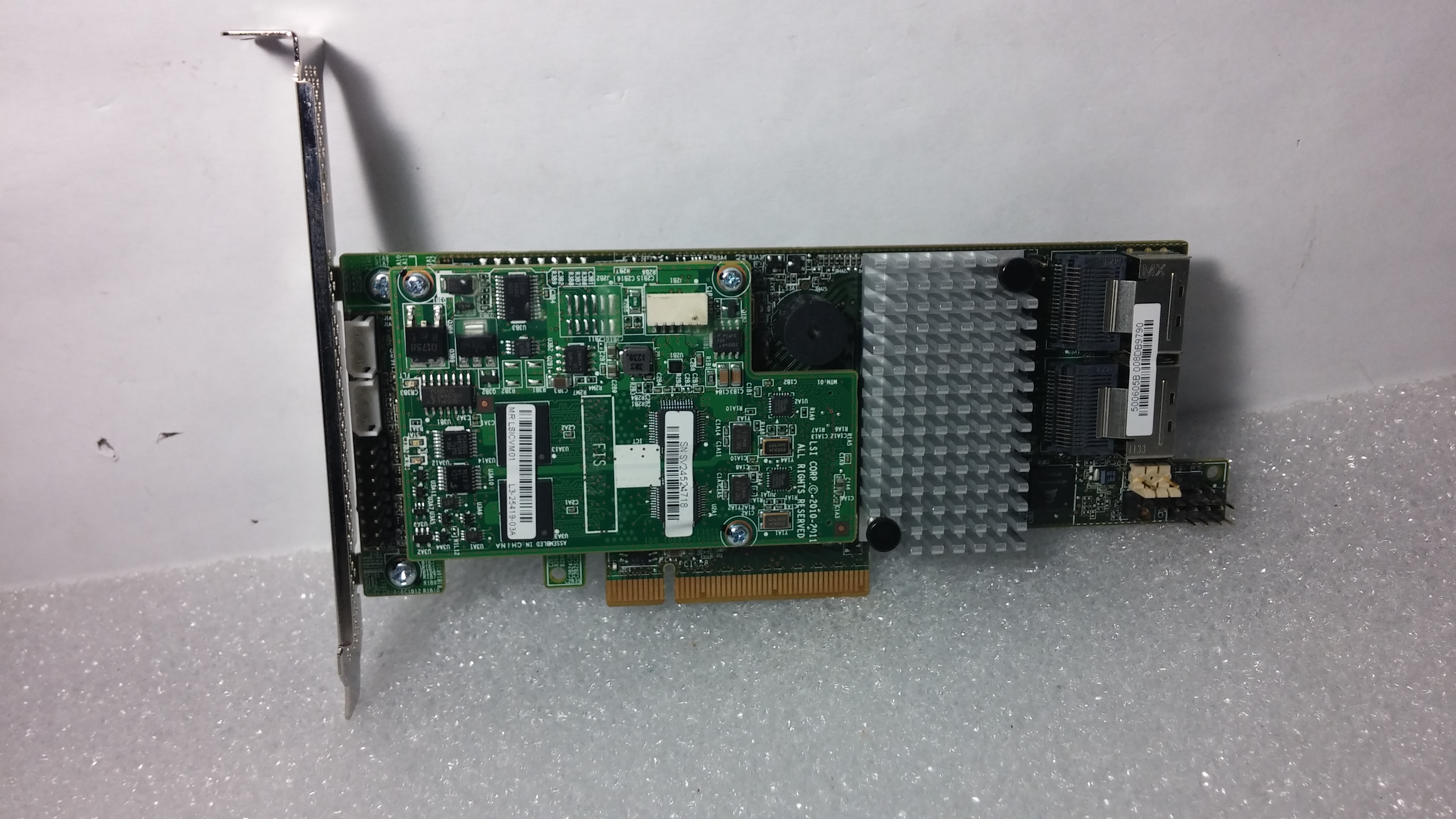 LSI Logic MegaRAID SAS 9266-8i 8 Port 1GB SATA/SAS