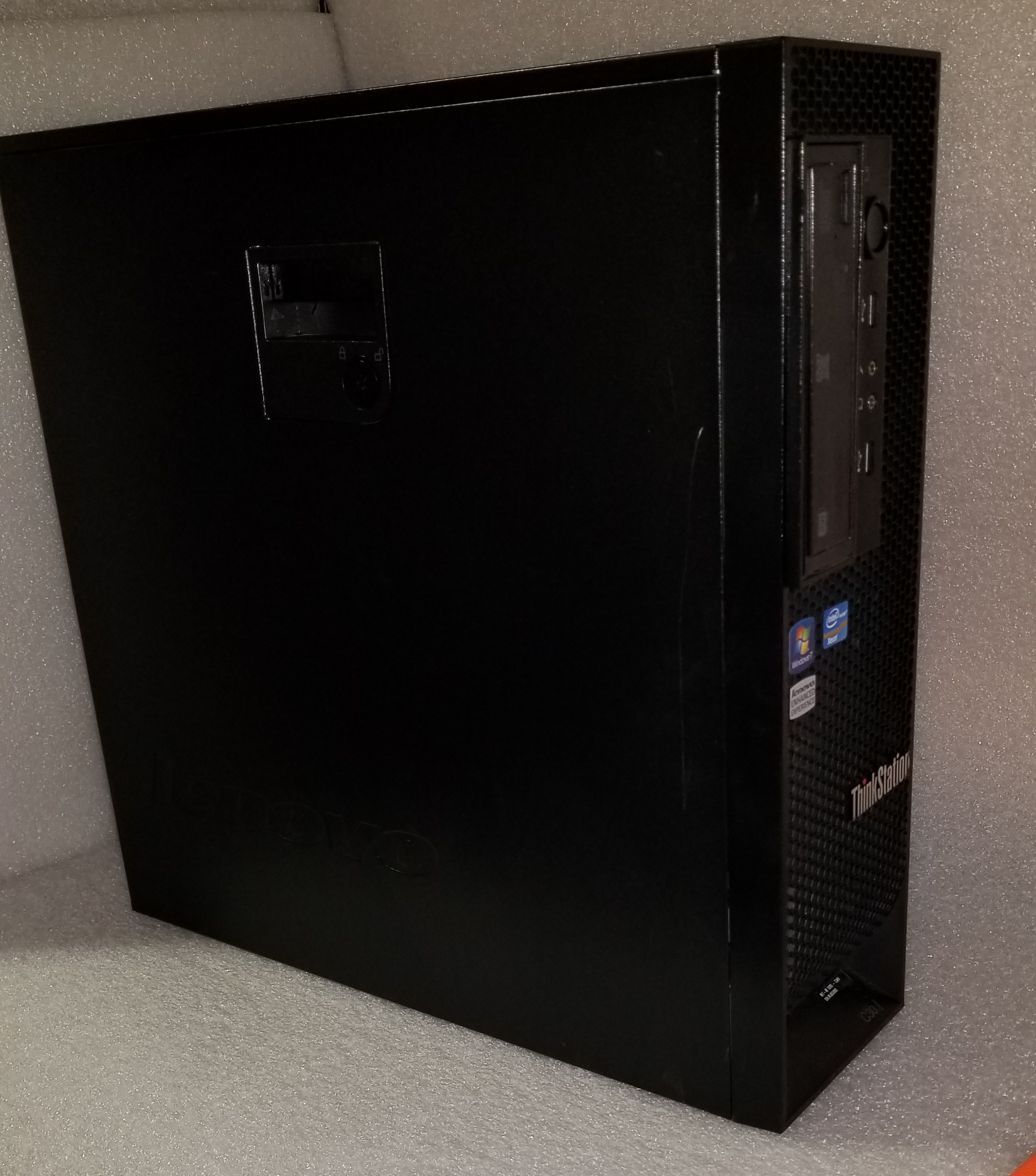 Lenovo Thinkstation C30 2x Xeon E5-2650 2GHz 16 Cores 64GB 100GB